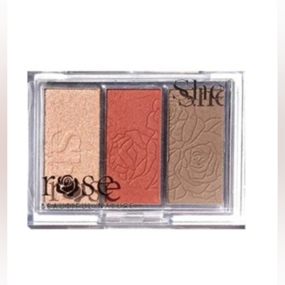 Blush, Highlighter, Bronzer + More - Picture 4 of 9